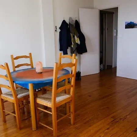 Super Appartement/chambre Au Centre Avec Vue Sur La Rade De